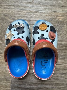 Crocs Toy Story Disney Woody Kids Croc Shoes Cow Print Blue Brown Toddler 9